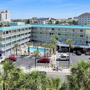 Pelican Pointe Clearwater Beach Hotel